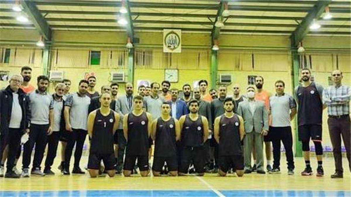 مدیرعامل ذوب آهن اصفهان در تمرین تیم بسکتبال
