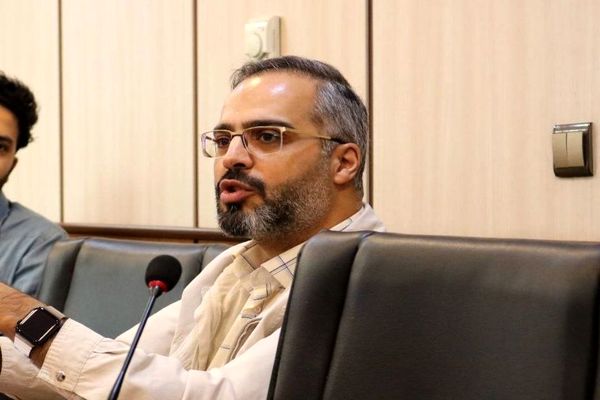 معاون ساترا: مگر می‌شود در اتحادیه مرغدارها، رئیس اتحادیه، مرغداری نداشته باشد/ مدیر تولید نماوا: رقیب ما ماهواره است نه صداوسیما


